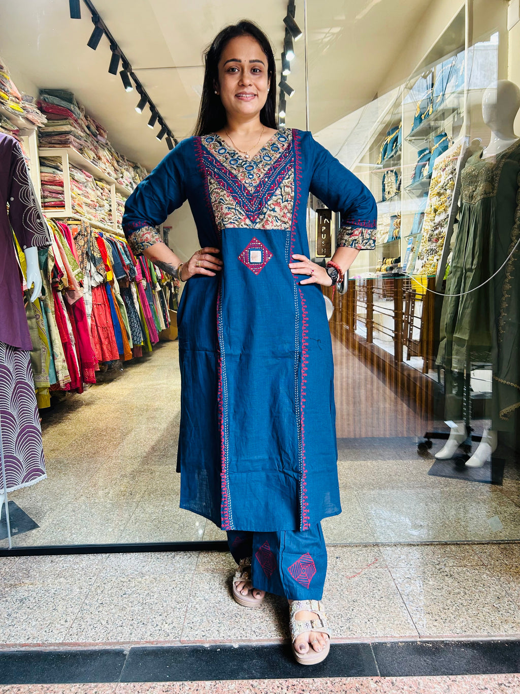 Bule Gamthi A line top with Plazzo