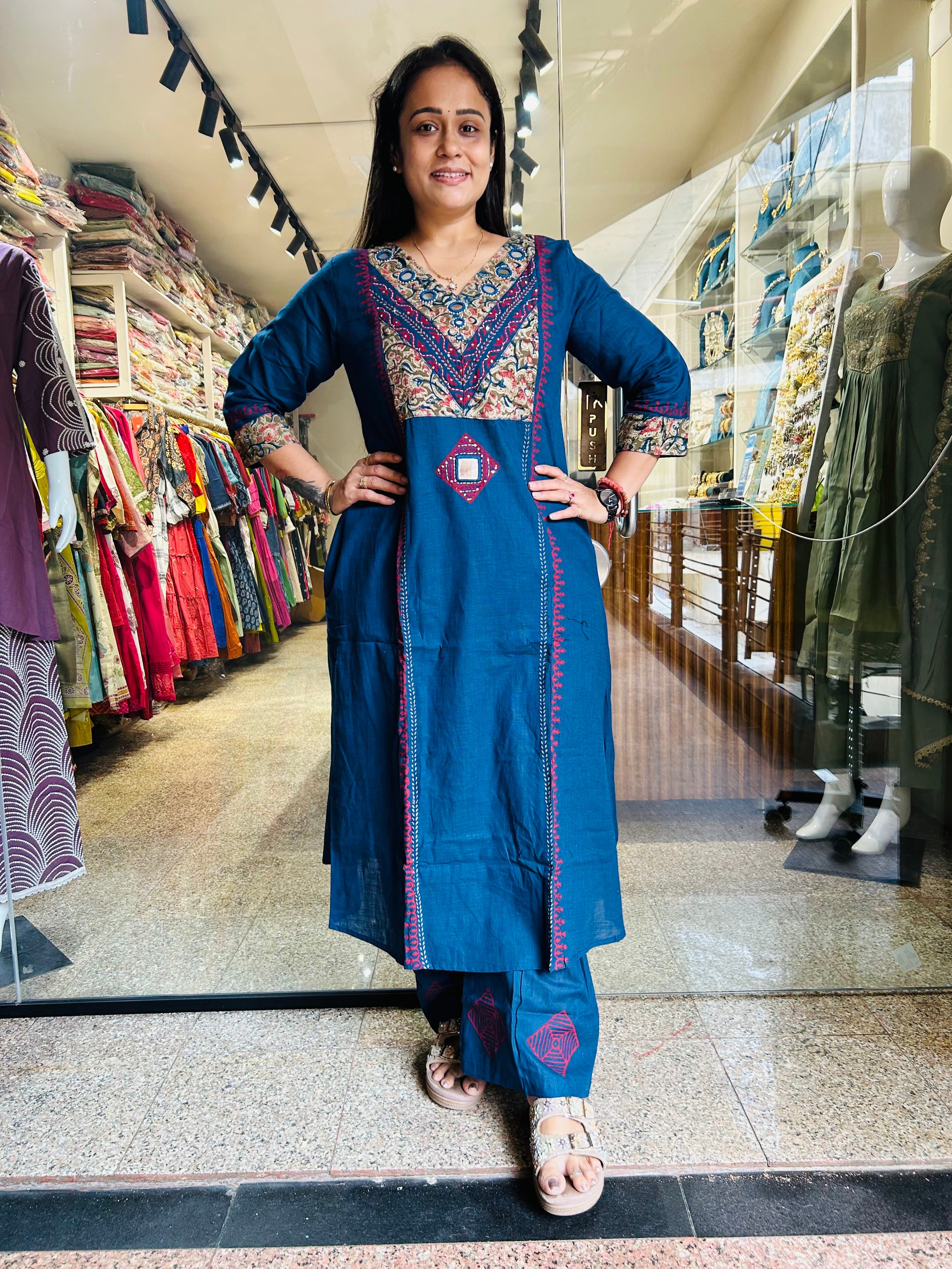 Bule Gamthi A line top with Plazzo