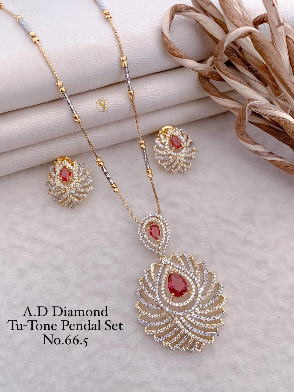 A.D. diamond Two-Tone Pendal Set